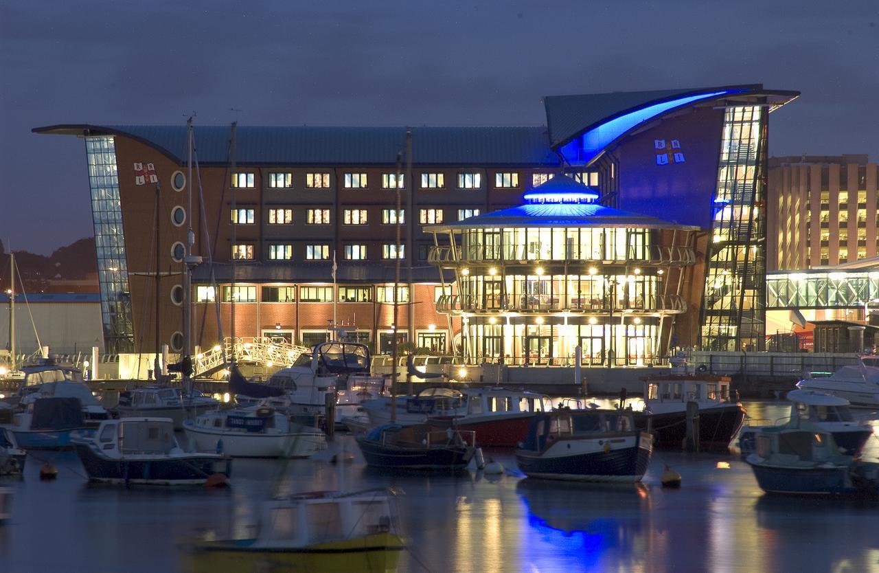 Rnli College Hotell Poole Exteriör bild