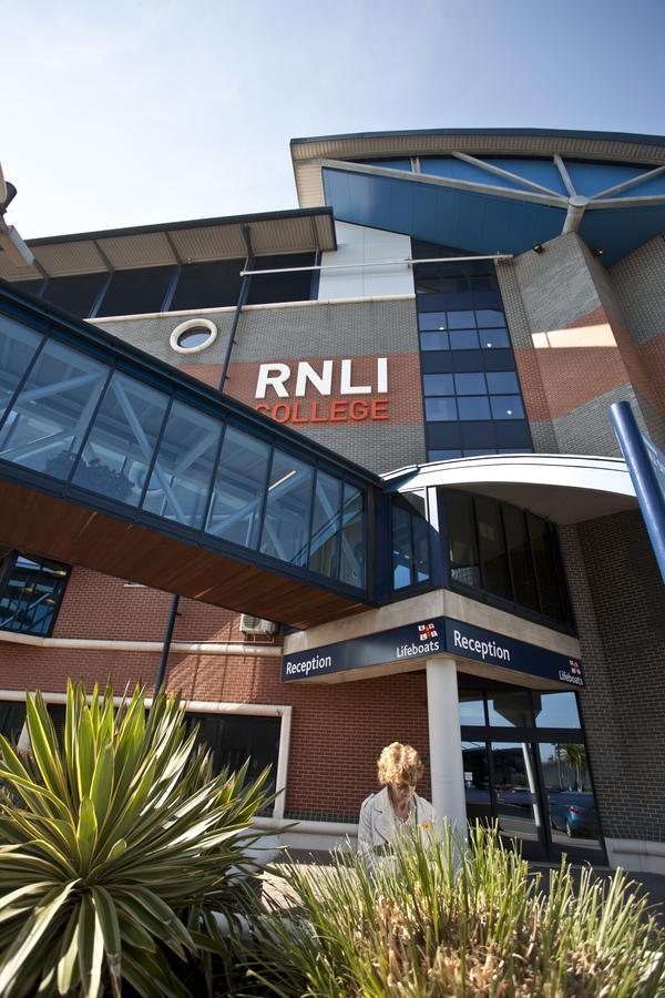 Rnli College Hotell Poole Exteriör bild