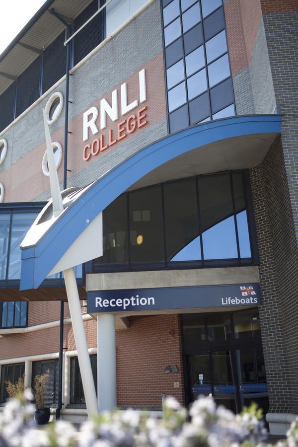 Rnli College Hotell Poole Exteriör bild
